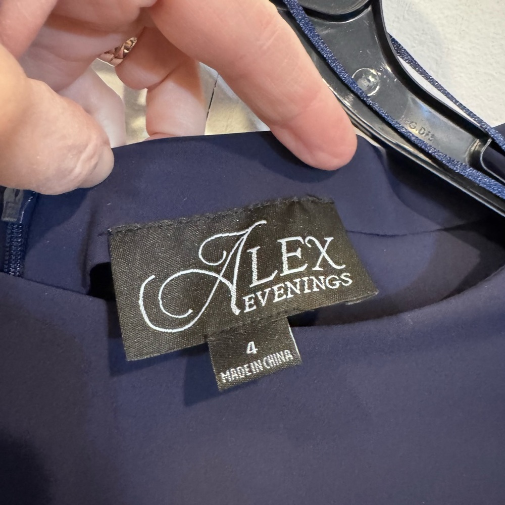 Alex Evenings Navy Sheath‎ Dress Cocktail, 3/4 Bell Sleeve, Knee Length, Sz 4 - Picture 11 of 12